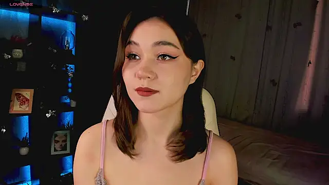 MistyLovia online show from March 17, 2026, 9:45 am