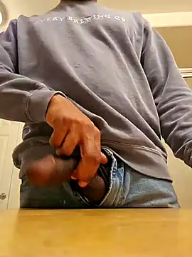 TraddyZaddy online show from December 2, 2025, 6:09 pm