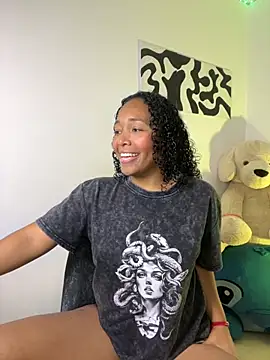 Snapshot of SHAILABROWN chatting on November 17, 2025, 5:17 pm SHAILABROWN online show from November 17, 2025, 5:17 pm