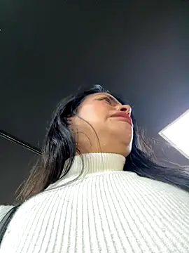 MailynAndNick online show from December 4, 2025, 3:11 pm