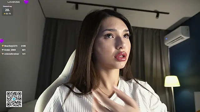 candylolly   online show from November 15, 2025, 7:12 am