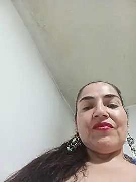 Snapshot of MaryRoze_ chatting on July 23, 2026, 1:58 am MaryRoze online show from July 23, 2026, 1:58 am