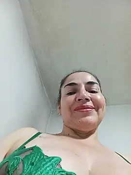 Snapshot of MaryRoze_ chatting on July 19, 2026, 1:03 am MaryRoze online show from July 19, 2026, 1:03 am