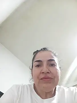 Snapshot of MaryRoze_ chatting on June 3, 2026, 12:33 am MaryRoze online show from June 3, 2026, 12:33 am
