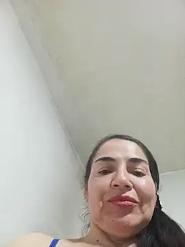 Snapshot of MaryRoze_ chatting on July 19, 2026, 5:42 pm MaryRoze online show from July 19, 2026, 5:42 pm