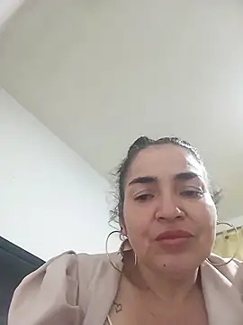 MaryRoze  online show from April 23, 2026, 1:23 am