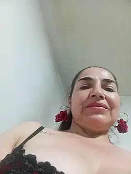 Snapshot of MaryRoze_ chatting on July 18, 2026, 1:03 am MaryRoze online show from July 18, 2026, 1:03 am
