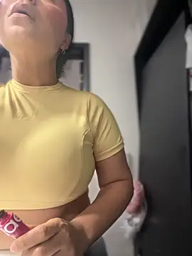 Snapshot of Natural_BIGASS_Nina chatting on November 18, 2025, 10:07 am Natural BIGASS Nina online show from November 18, 2025, 10:07 am