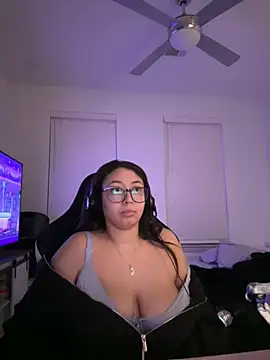 Snapshot of minha_baby chatting on March 21, 2026, 8:19 am minha baby online show from March 21, 2026, 8:19 am