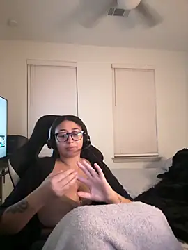 Snapshot of minha_baby chatting on March 8, 2026, 2:37 am minha baby online show from March 8, 2026, 2:37 am