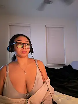 Snapshot of minha_baby chatting on March 6, 2026, 5:35 am minha baby online show from March 6, 2026, 5:35 am