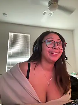 Snapshot of minha_baby chatting on February 25, 2026, 10:53 pm minha baby online show from February 25, 2026, 10:53 pm