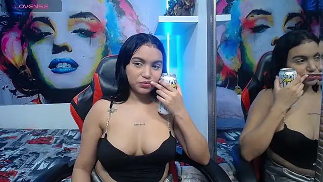 Snapshot of valeria_martinez19 chatting on June 5, 2026, 6:52 am valeria martinez19 online show from June 5, 2026, 6:52 am