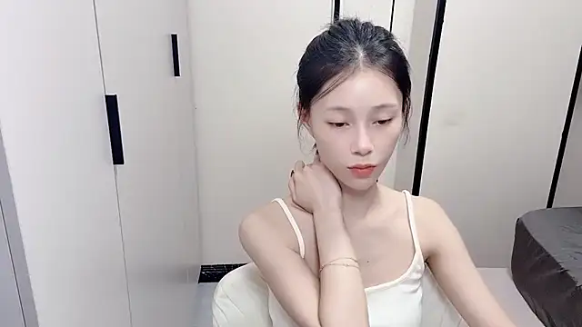 yuyu-33 online show from November 7, 2025, 12:26 am