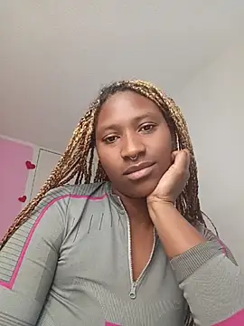 Snapshot of EvonyFoxxx chatting on March 12, 2026, 10:36 pm EvonyFoxxx online show from March 12, 2026, 10:36 pm