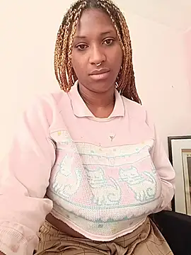 Snapshot of EvonyFoxxx chatting on June 21, 2026, 4:46 pm EvonyFoxxx online show from June 21, 2026, 4:46 pm