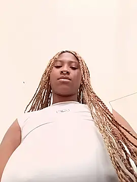 Snapshot of EvonyFoxxx chatting on February 11, 2026, 5:02 pm EvonyFoxxx online show from February 11, 2026, 5:02 pm