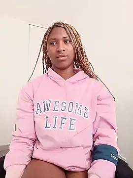 Snapshot of EvonyFoxxx chatting on February 12, 2026, 7:13 pm EvonyFoxxx online show from February 12, 2026, 7:13 pm