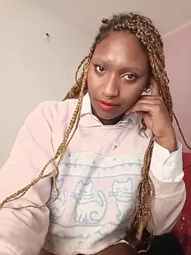 Snapshot of EvonyFoxxx chatting on June 4, 2026, 3:55 am EvonyFoxxx online show from June 4, 2026, 3:55 am