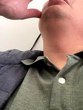 NathanielLux29 online show from November 5, 2025, 4:54 pm