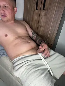 NathanielLux29 online show from November 11, 2025, 1:00 am