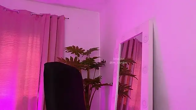 Snapshot of BabyLauritaa chatting on April 16, 2026, 6:52 pm BabyLauritaa online show from April 16, 2026, 6:52 pm