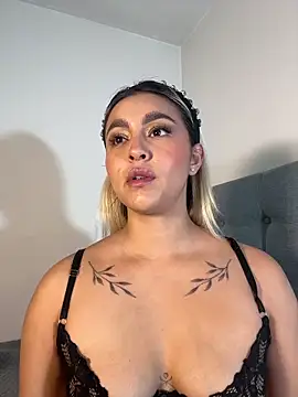 Elina Hills online show from February 2, 2026, 2:49 pm