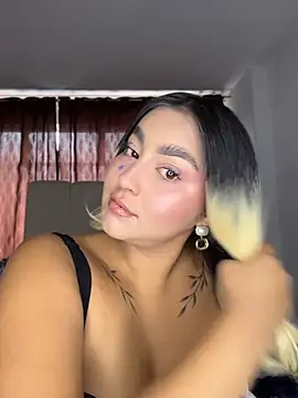Snapshot of Elina_Hills chatting on June 16, 2026, 2:06 pm Elina Hills online show from June 16, 2026, 2:06 pm