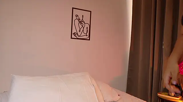 Snapshot of Zara_Nova chatting on June 13, 2026, 9:13 pm Zara Nova online show from June 13, 2026, 9:13 pm