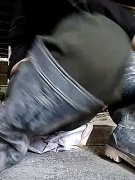 Drizzle-Rian online show from December 17, 2025, 6:07 am