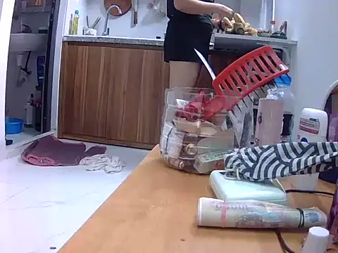 Snapshot of Drizzle-Rian chatting on November 19, 2025, 3:28 am Drizzle-Rian online show from November 19, 2025, 3:28 am