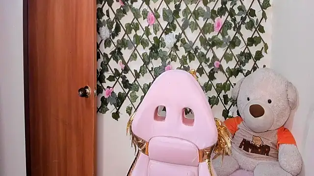 Snapshot of melani_ferraraa_ chatting on November 15, 2025, 5:55 am melani ferraraa online show from November 15, 2025, 5:55 am