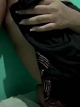 Snapshot of Smiles-20 chatting on December 18, 2025, 3:00 am Smiles-20 online show from December 18, 2025, 3:00 am