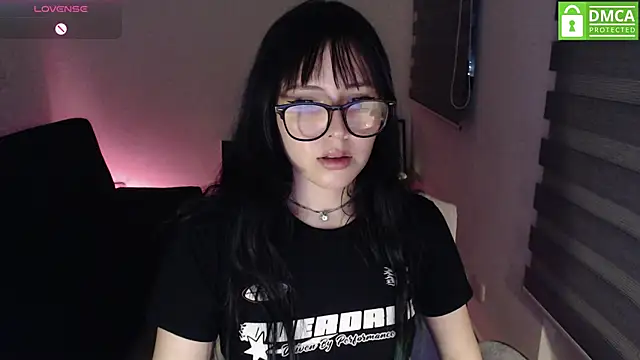 Snapshot of just_meko chatting on June 18, 2026, 4:00 am just meko online show from June 18, 2026, 4:00 am