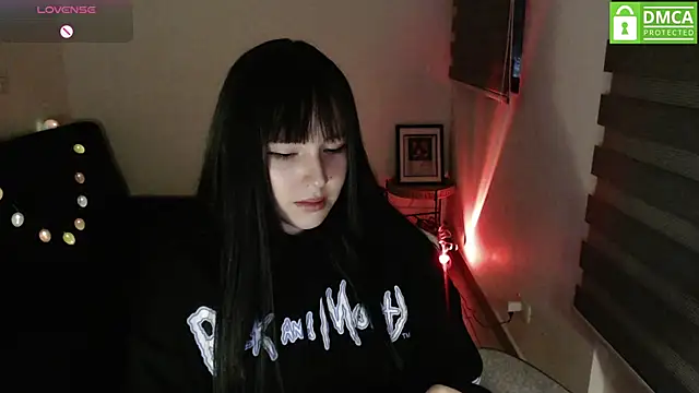 Snapshot of just_meko chatting on June 15, 2026, 12:33 am just meko online show from June 15, 2026, 12:33 am