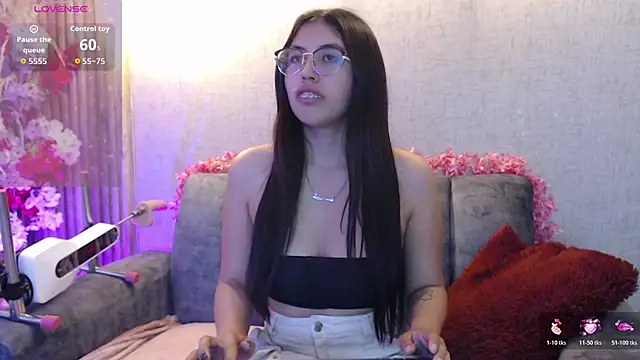 Snapshot of Valk_submissive chatting on February 5, 2026, 4:41 am Valk submissive online show from February 5, 2026, 4:41 am