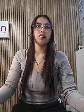 Valk submissive online show from May 1, 2026, 3:55 am