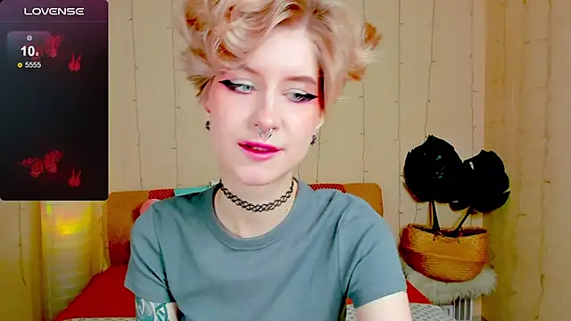 Snapshot of Angel_Julles chatting on November 14, 2025, 12:58 am Angel Julles online show from November 14, 2025, 12:58 am