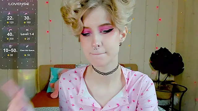 Snapshot of Angel_Julles chatting on November 2, 2025, 1:10 am Angel Julles online show from November 2, 2025, 1:10 am