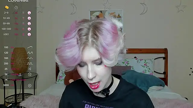 Angel Julles online show from May 3, 2026, 3:59 pm