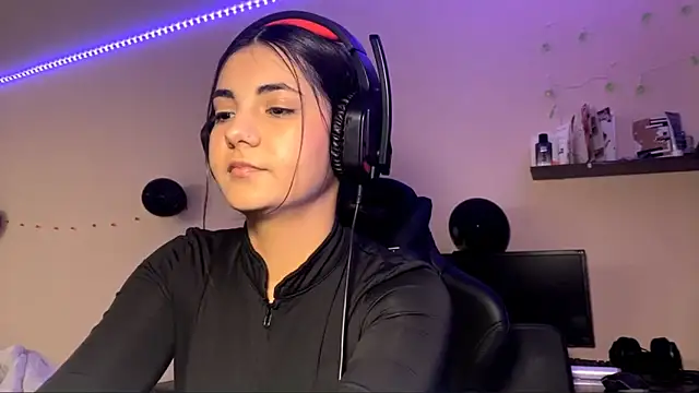 Snapshot of Marry_glow chatting on October 30, 2025, 5:32 pm Marry glow online show from October 30, 2025, 5:32 pm