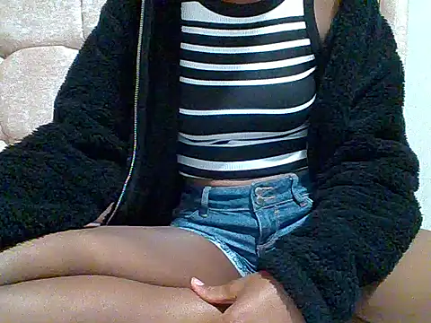 Snapshot of Petite_baby5 chatting on May 31, 2026, 8:09 pm Petite baby5 online show from May 31, 2026, 8:09 pm