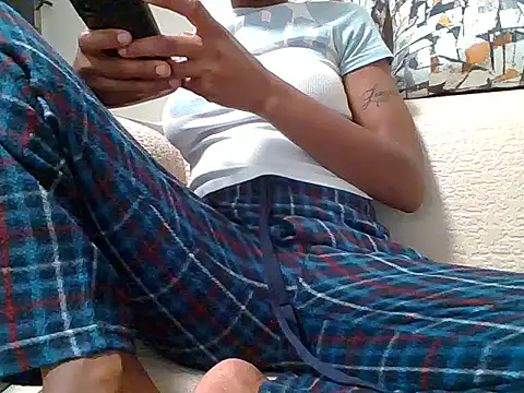 Snapshot of Petite_baby5 chatting on May 20, 2026, 7:22 pm Petite baby5 online show from May 20, 2026, 7:22 pm