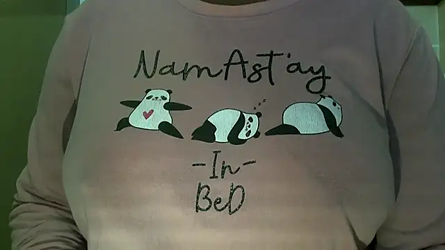 Snapshot of NewBeginnings8 chatting on July 20, 2026, 5:15 am NewBeginnings8 online show from July 20, 2026, 5:15 am