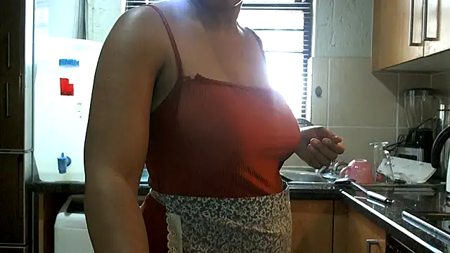 Snapshot of NewBeginnings8 chatting on May 9, 2026, 1:36 pm NewBeginnings8 online show from May 9, 2026, 1:36 pm