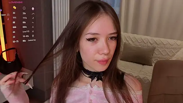 Snapshot of tinyanie chatting on August 4, 2026, 3:05 pm tinyanie online show from August 4, 2026, 3:05 pm