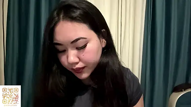 Snapshot of APRYLSUN chatting on November 17, 2025, 1:26 pm APRYLSUN online show from November 17, 2025, 1:26 pm