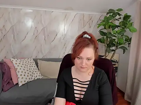 Snapshot of OhLadyPlease chatting on November 3, 2025, 7:57 am OhLadyPlease online show from November 3, 2025, 7:57 am