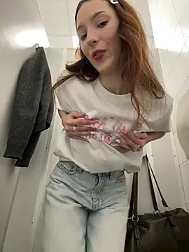 LilluKatten online show from March 12, 2026, 1:37 pm