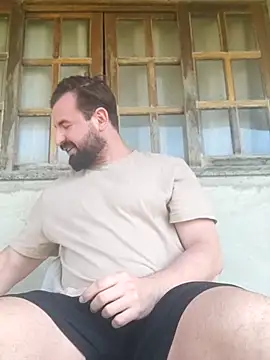 rooliv1 online show from November 16, 2025, 10:42 am